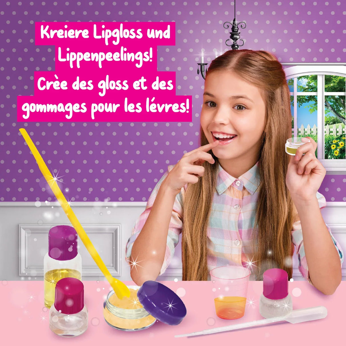 Mädchen mit Lipgloss und Lippenpeeling-Set