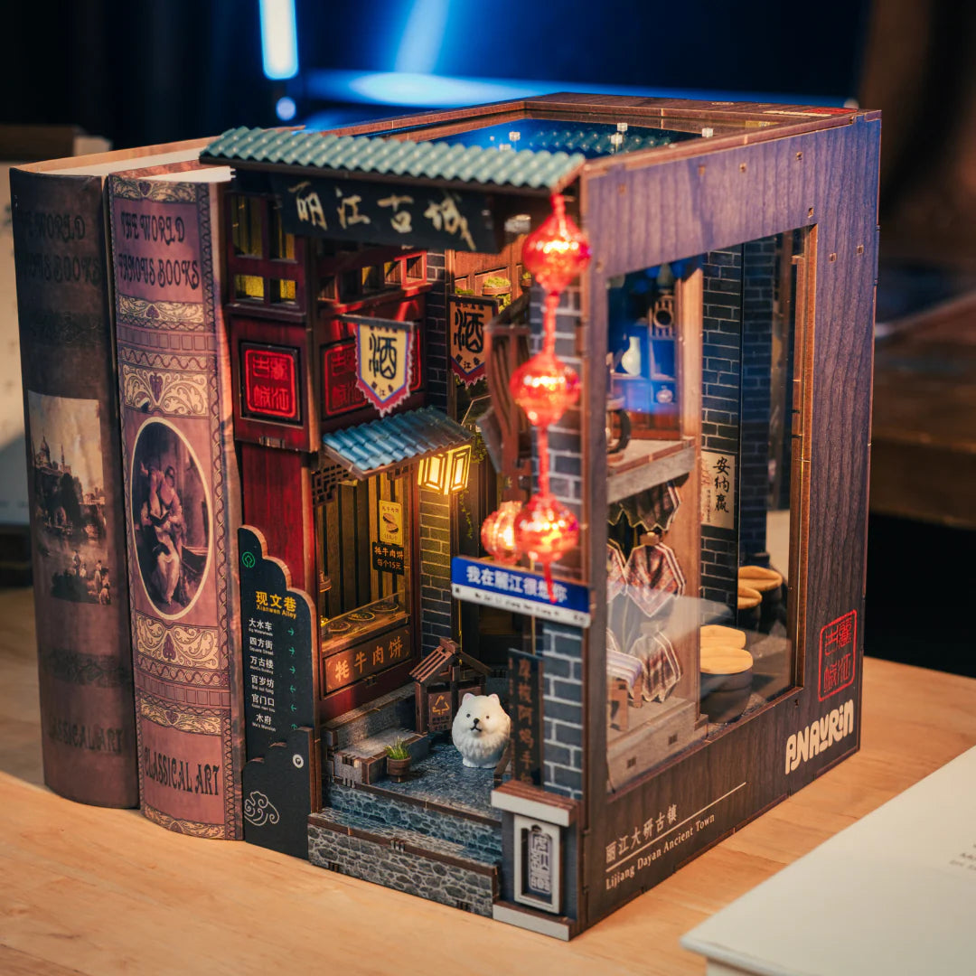 Lijiang Ancient Town - Book Nook