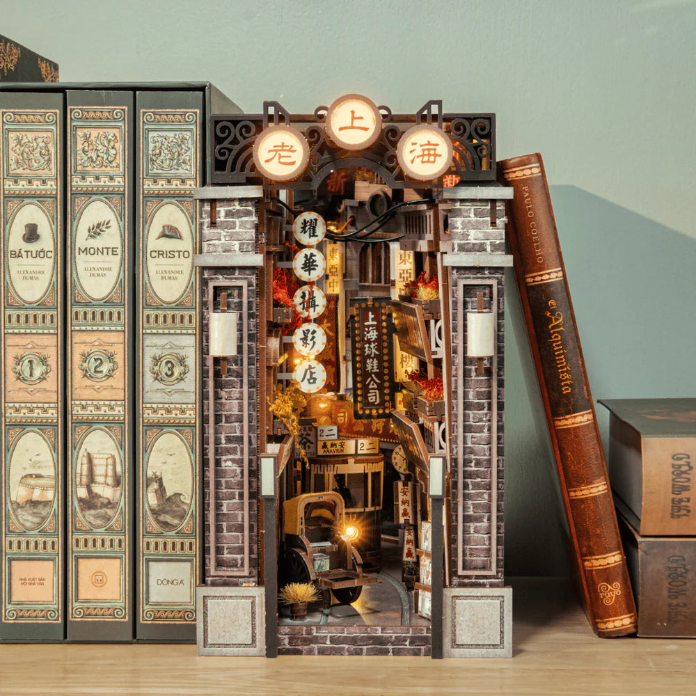 Old Shanghai - Book Nook