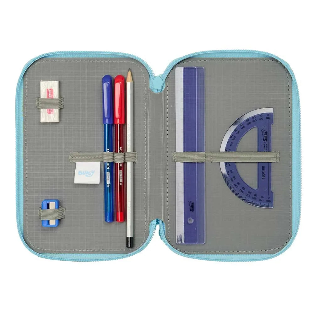 Offenes Federmäppchen mit Stiften, Bleistift, Radiergummi, Lineal und Winkelmesser