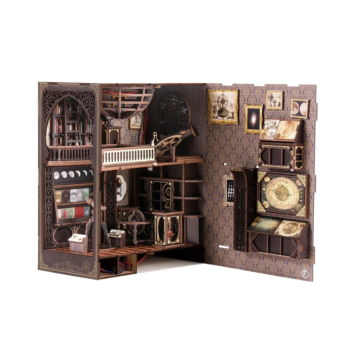 Miniatur-Bücherregal-Einsatz mit Steampunk-Design, komplizierten Details und astronomischen Elementen