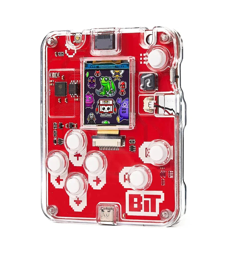 CircuitMess Bit 2.0 Retro-Konsole im Schrägbild mit buntem Pixel-Art-Spiel auf dem Display