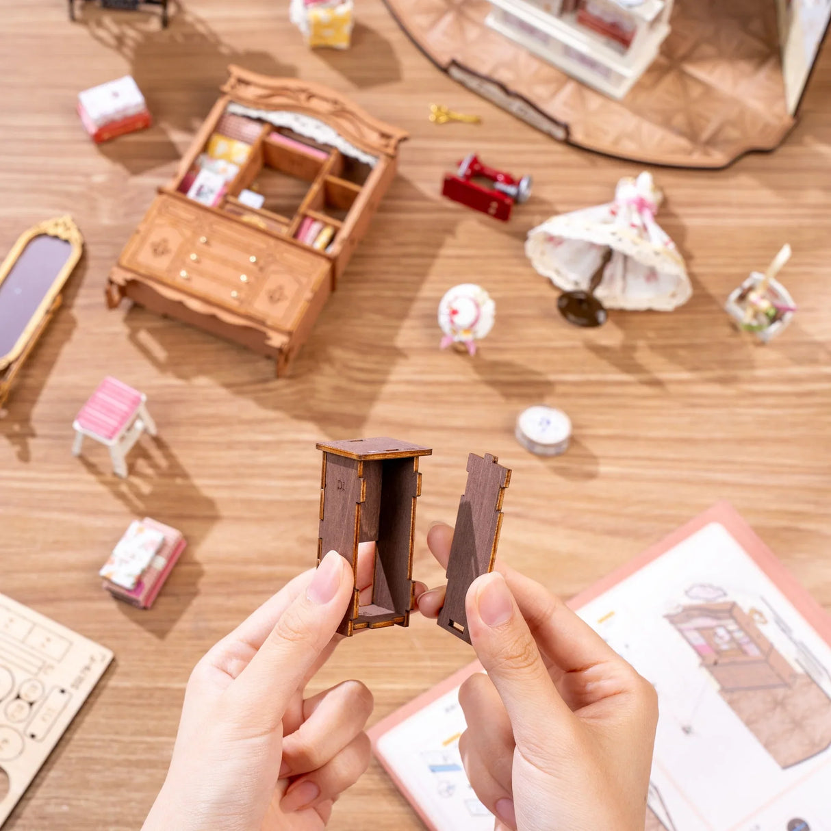 La couture d'Elsa - Maison miniature