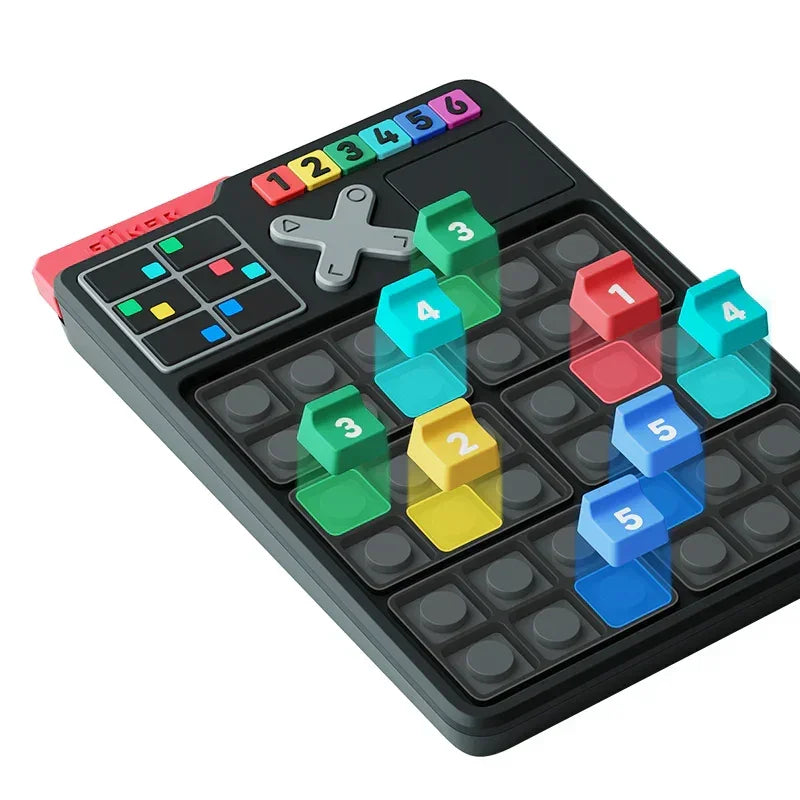 SmartGames IQ Puzzler Pro Spielbrett mit bunten nummerierten Spielsteinen