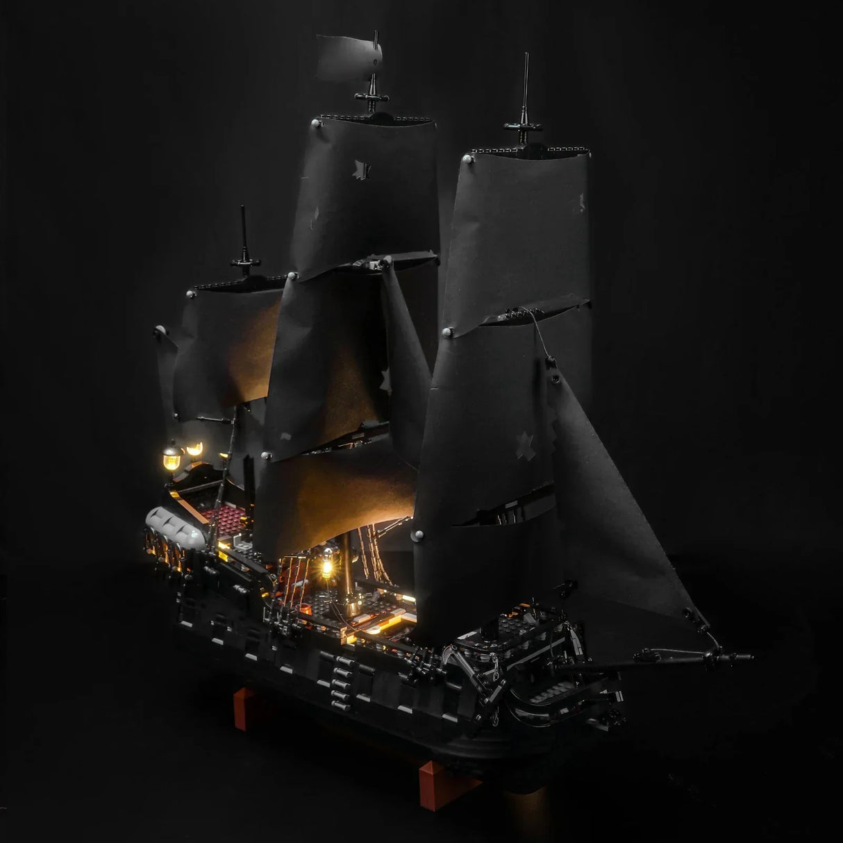 Ensemble d'éclairage LED pour le bateau pirate du capitaine Jack Sparrow LEGO (10365) avec télécommande