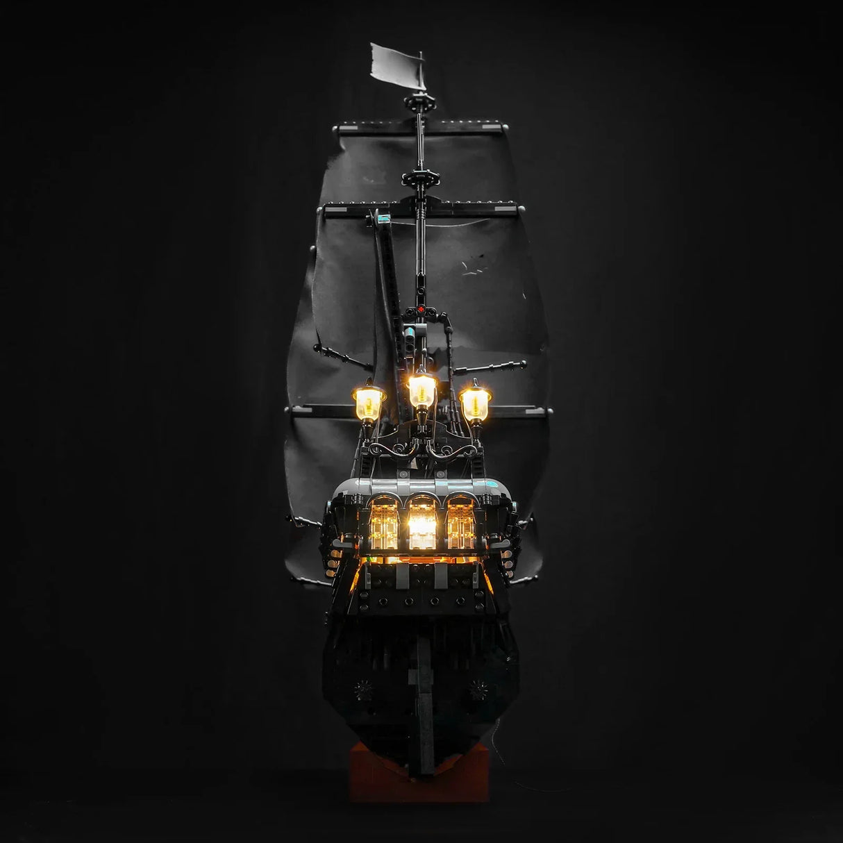 Ensemble d'éclairage LED pour le bateau pirate du capitaine Jack Sparrow LEGO (10365) avec télécommande