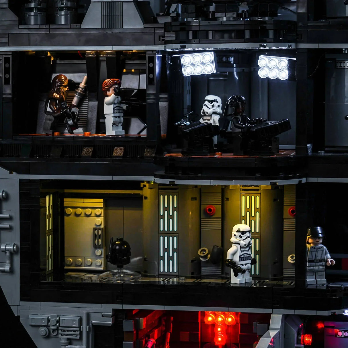 Lego Star Wars Todesstern mit Chewbacca, Stormtroopern und anderen Figuren in beleuchteten Räumen