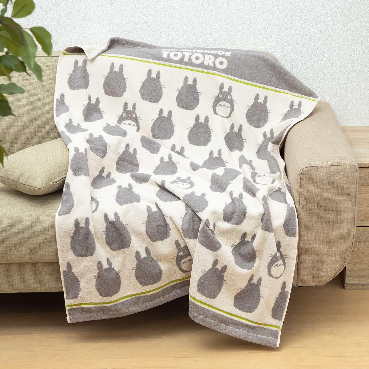 Couverture douce Mon Voisin Totoro « Silhouette » (115 x 85 cm)
