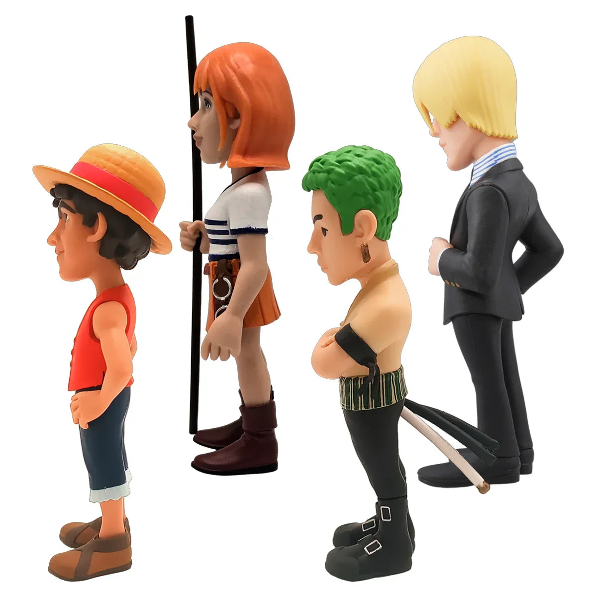 Vier One Piece Figuren von der Seite, Luffy, Nami, Zorro und Sanji