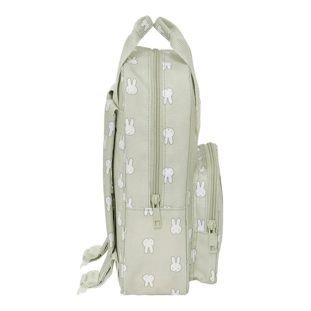 Grüner Rucksack mit Miffy-Hasenmuster und Reißverschlüssen
