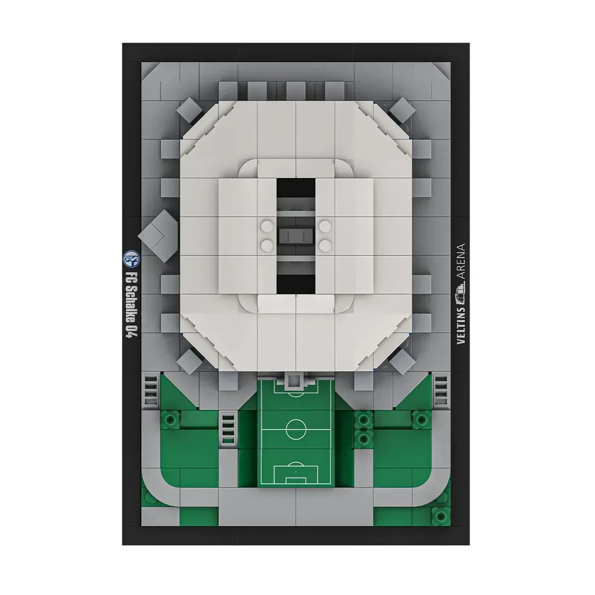 Modell der Veltins-Arena aus Bausteinen, mit Fußballfeld und Stadiondach