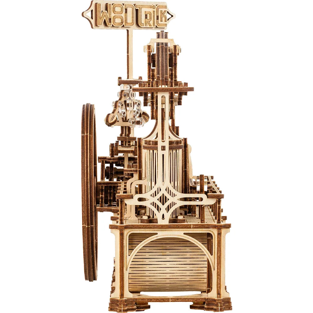Detailaufnahme des Mechanismus und der Zahnradgetriebe des WoodTrick Dampfmaschine Holzbausatzes
