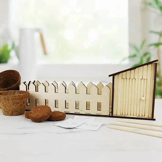 Unbepflanztes Mini Indoor Allotment Grow Kit mit Kokosfaser-Töpfen, Presslingen und Pflanzsteckern