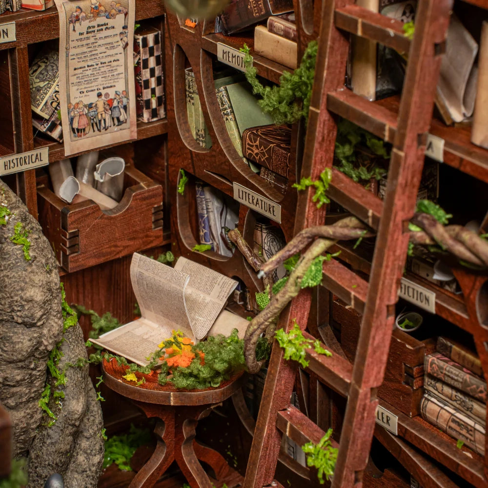 Cats Crossing - Book Nook