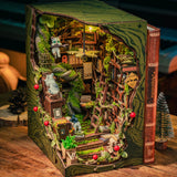 Cats Crossing - Book Nook