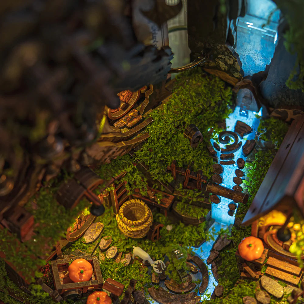 Whispering Hollow - Diorama Spieluhr