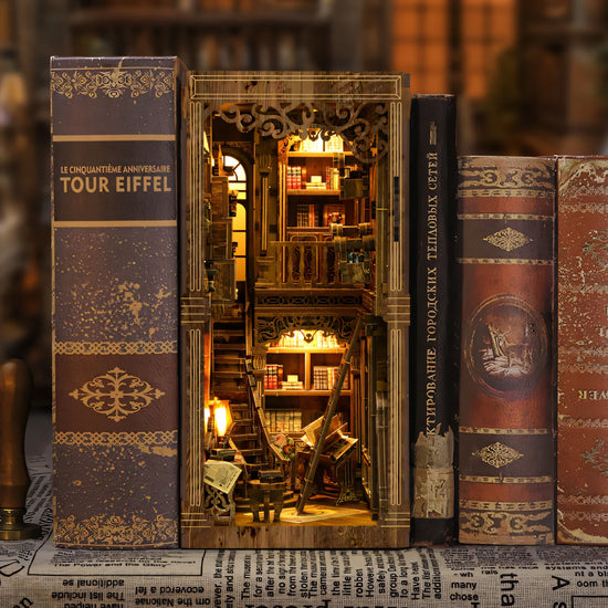 LitNook - Die antike Büchersammlung - Book Nook