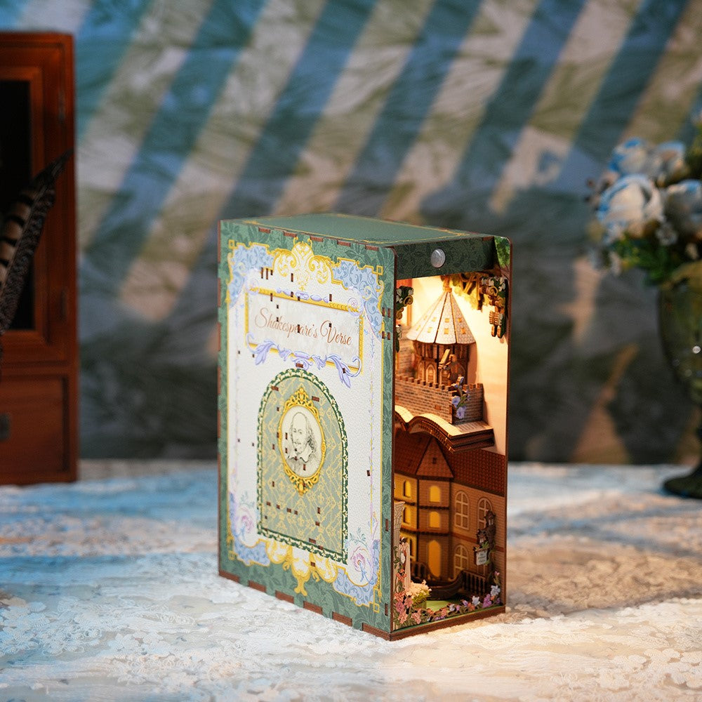 Shakespeare Verse - Book Nook