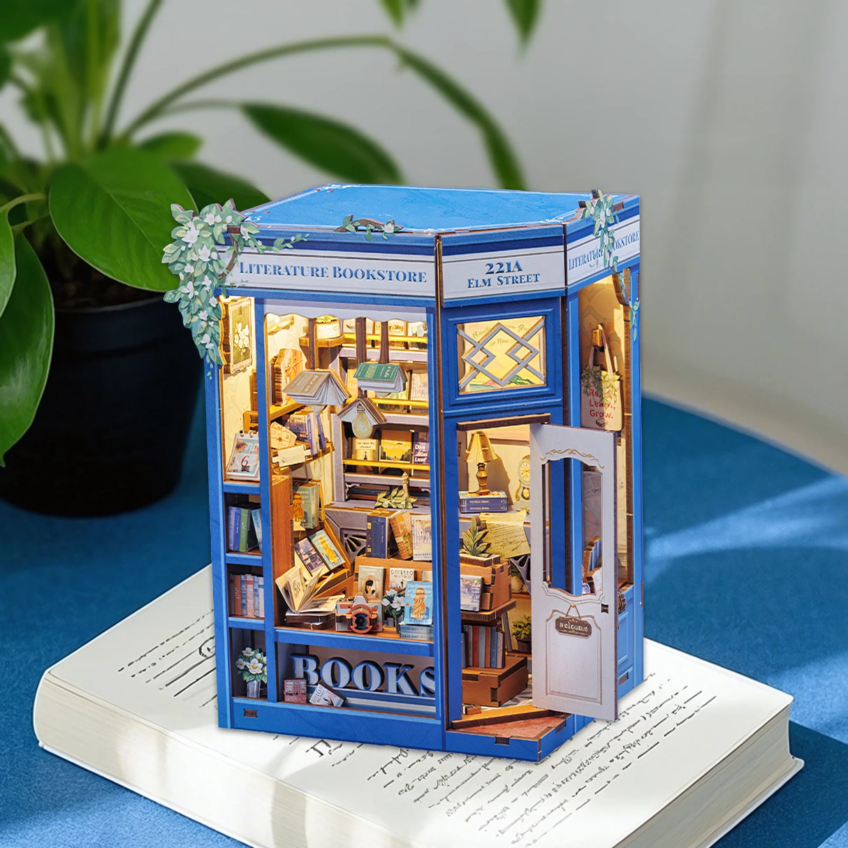 Literature Bookstore - Book Nook