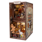 Peanuts - Snoopy - Book Nook