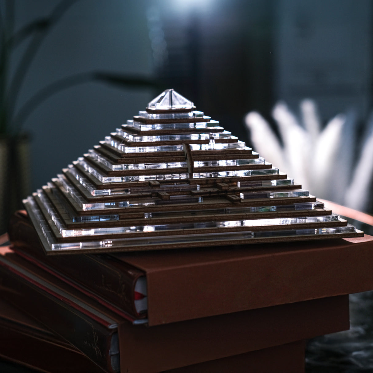 Quest Pyramide (Special Edition) - Rätselbox Plexiglas & Holz