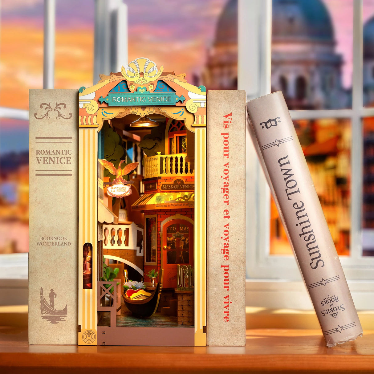 Romantic Venice - Book Nook