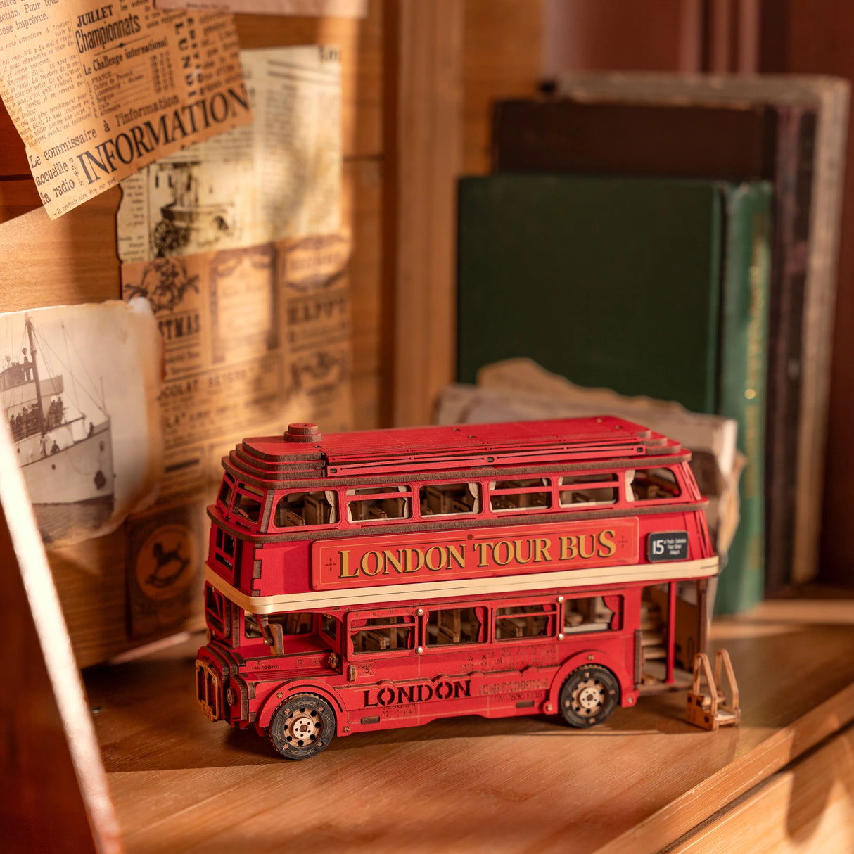 London Tour Bus - Diorama
