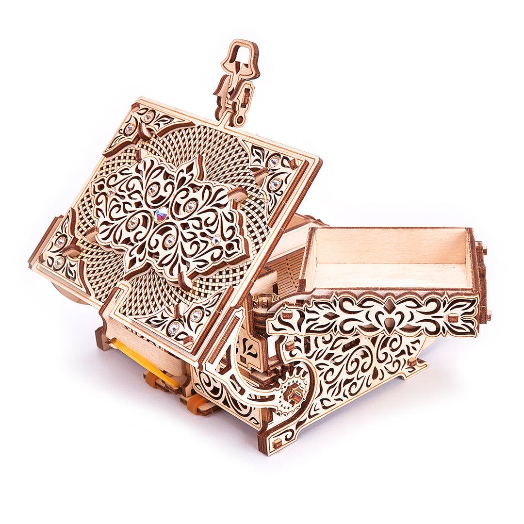 Schatzkiste mit Swarovski®- Schmuck - 3D Holzbausatz - derdealer.ch